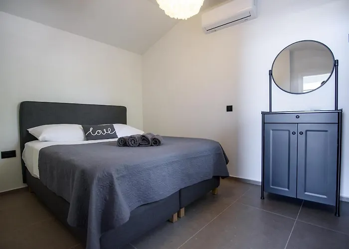 Grey Nest By Duhomes